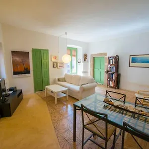 https://apartamento-acogedor-en-el-emporda-costa-brava.topcostabravahotels.com